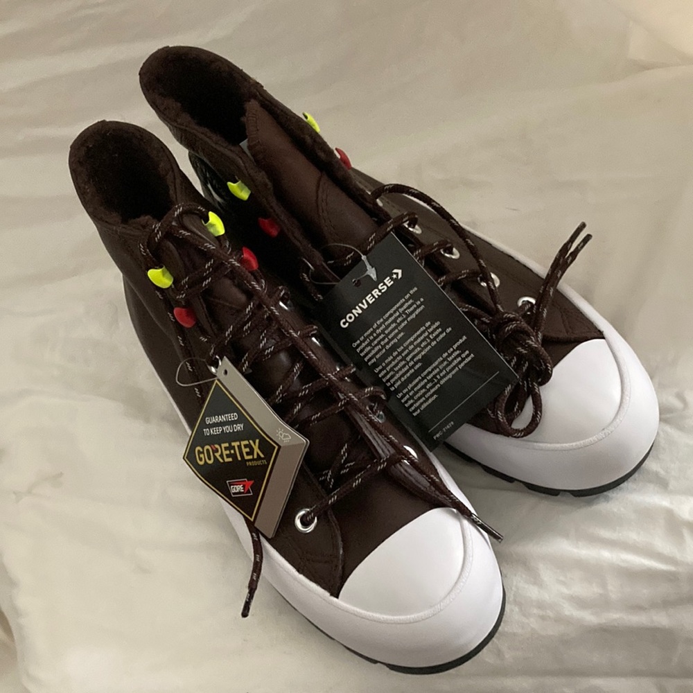 Converse Chuck Taylor’s (winter lined Gortex) new in box